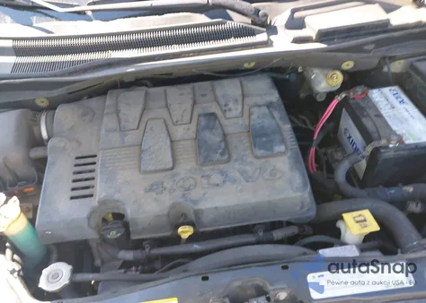 2010 Chrysler Town & Country Limited from USA, damaged, VIN 2A4RR6DX2AR217560